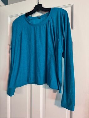 Beyond Yoga Women’s Teal Long-Sleeve Crewneck Top